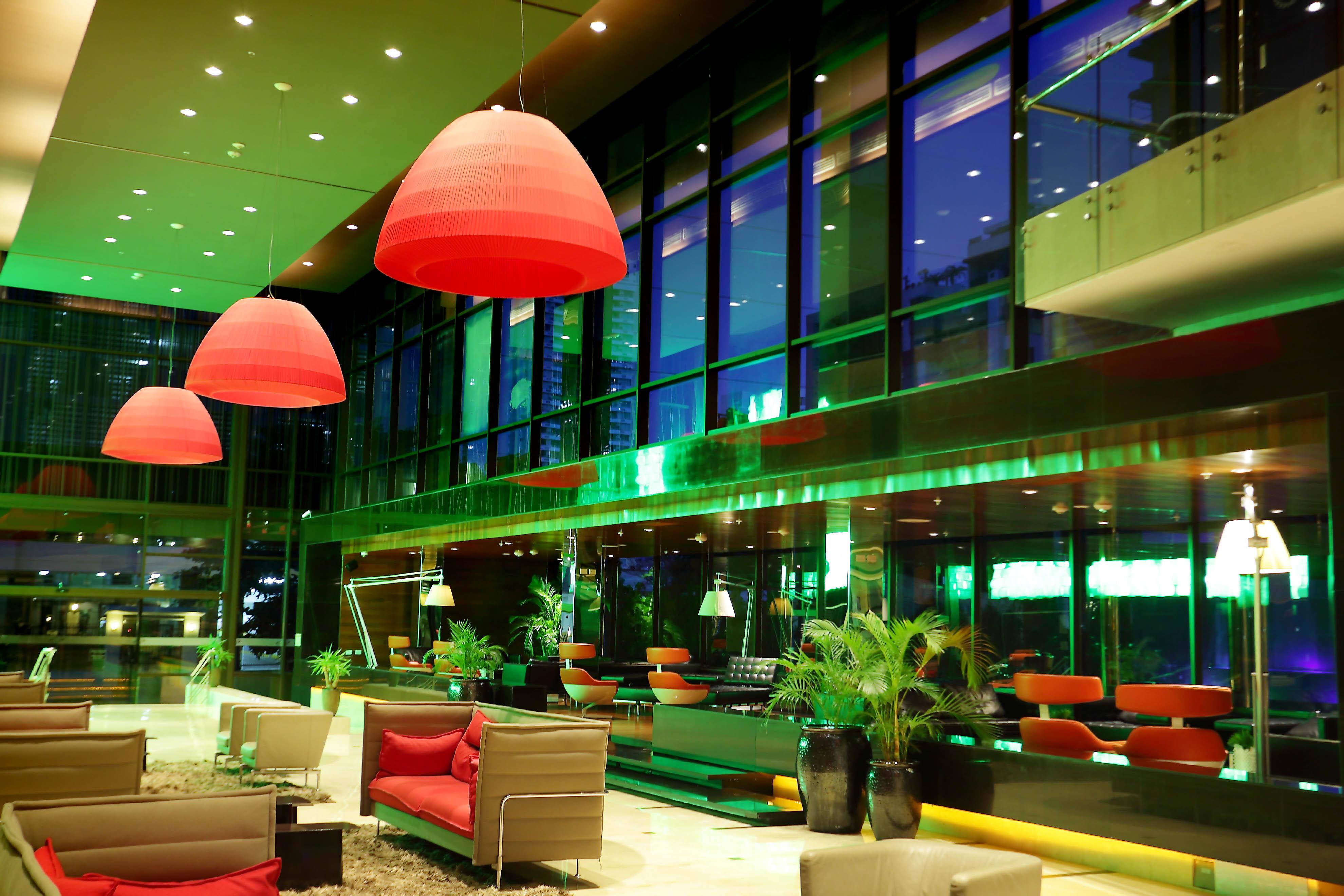 ホテル シェラトン グランド パナマ パナマ・シティー エクステリア 写真 The lobby of the hotel
