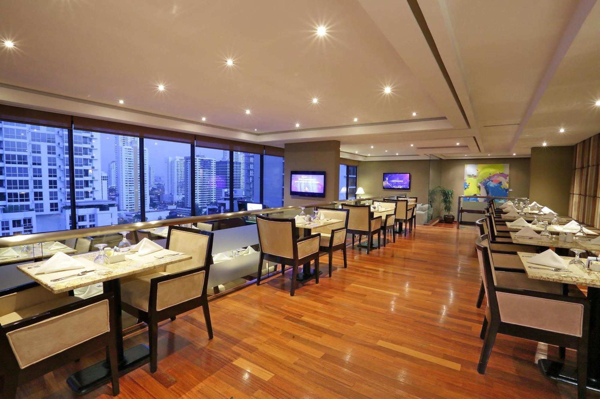 ホテル シェラトン グランド パナマ パナマ・シティー エクステリア 写真 Club Lounge at the 36th floor