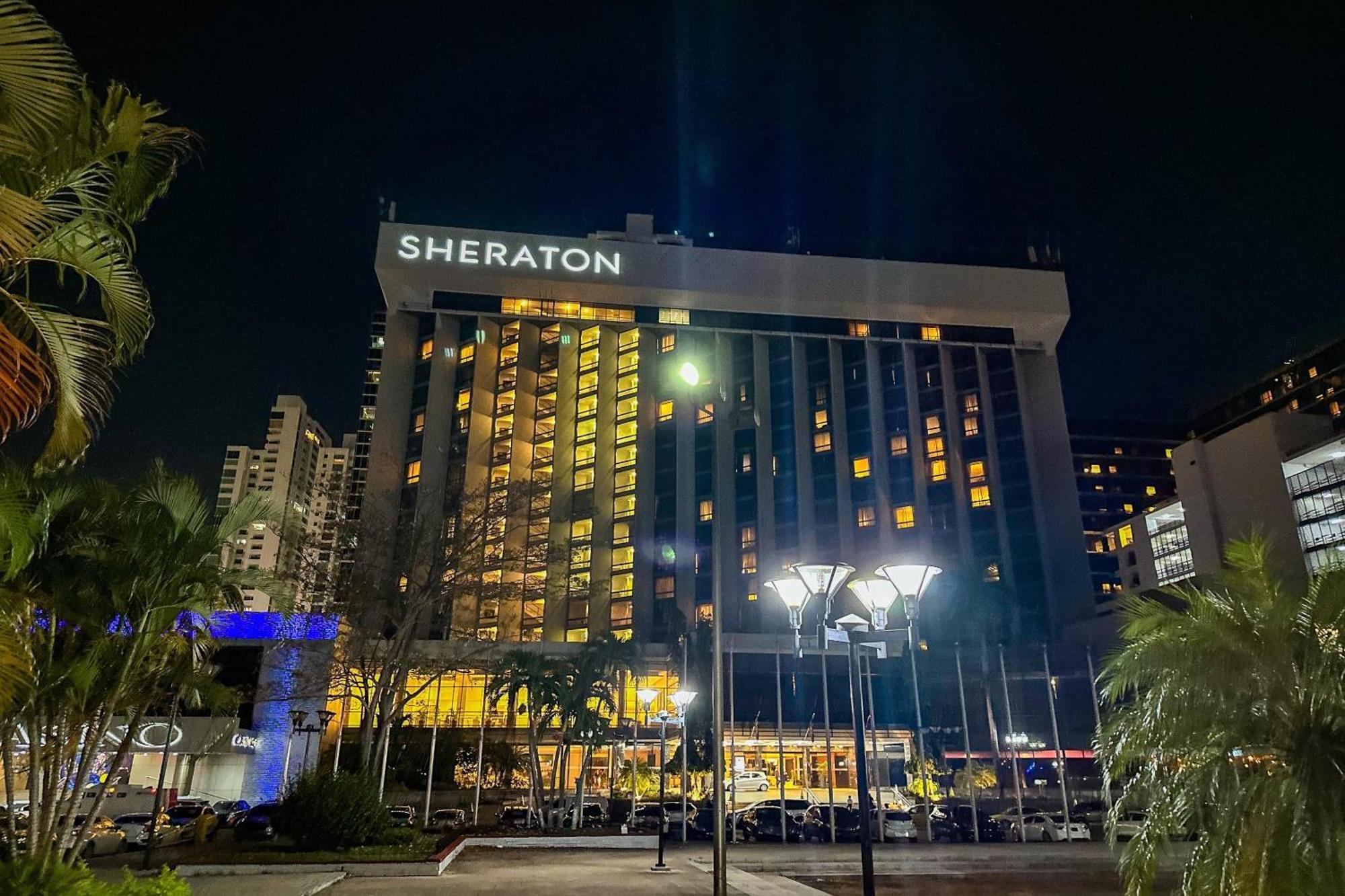 ホテル シェラトン グランド パナマ パナマ・シティー エクステリア 写真 Sheraton Surabaya