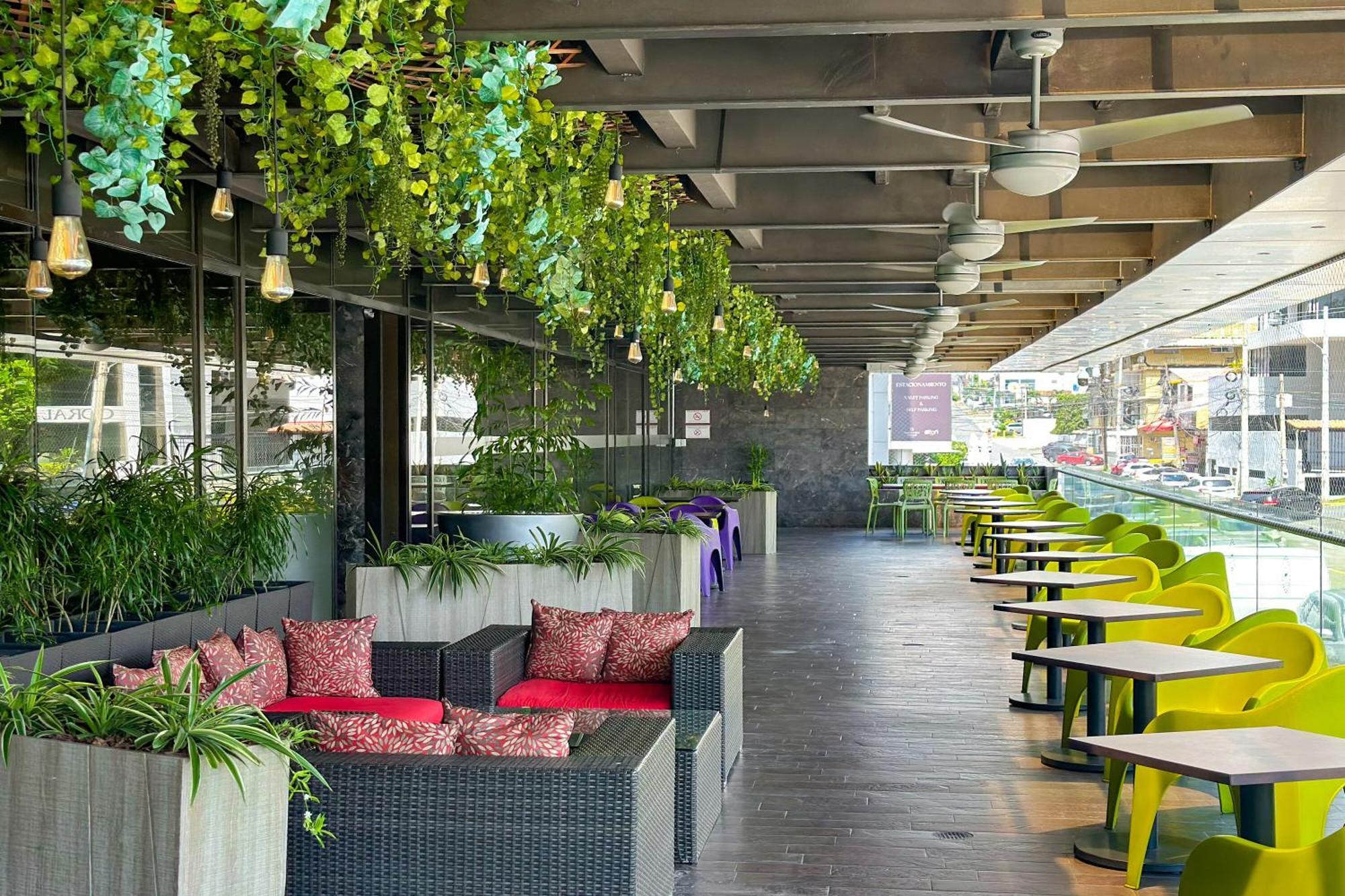 ホテル シェラトン グランド パナマ パナマ・シティー エクステリア 写真 The interior of the restaurant