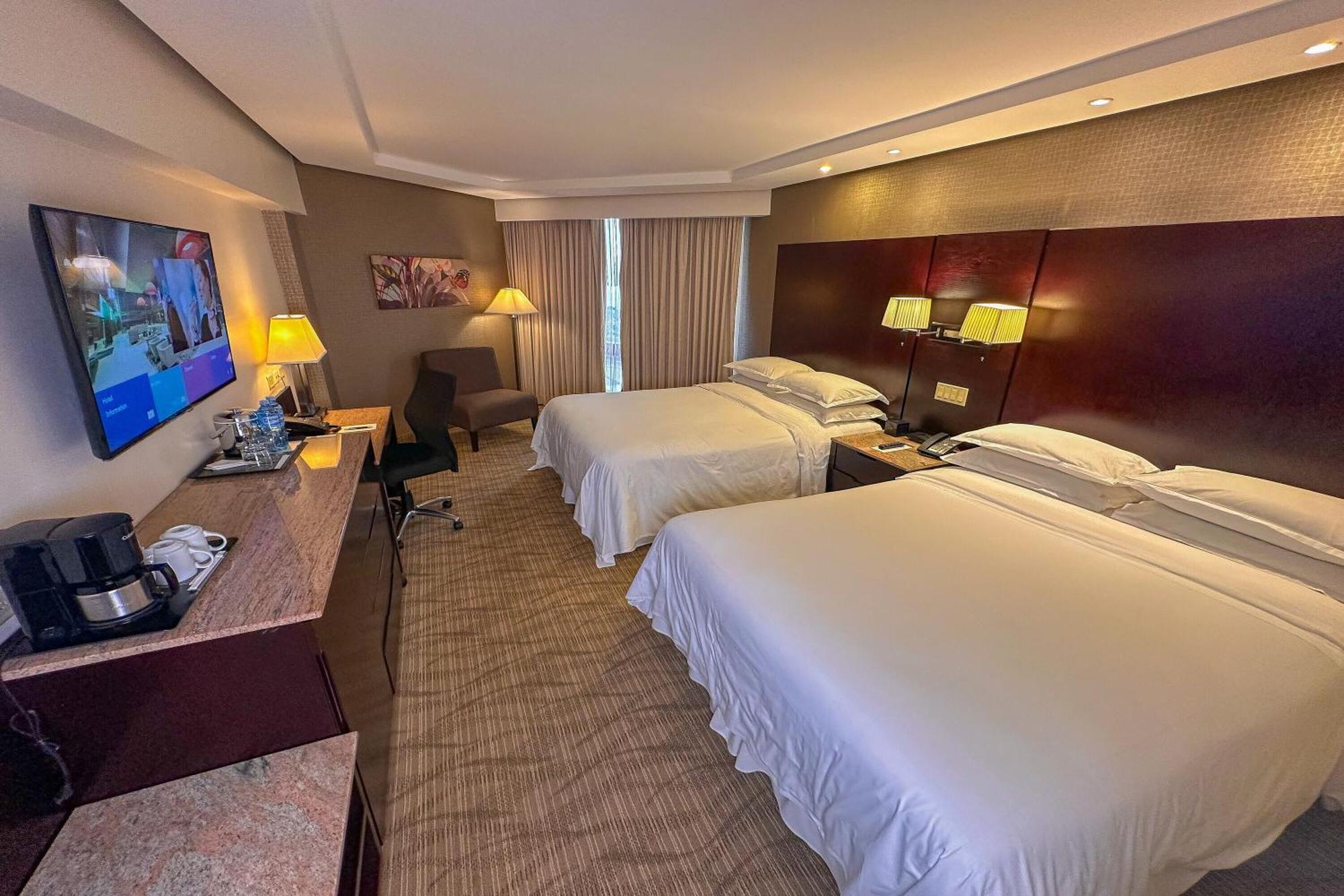ホテル シェラトン グランド パナマ パナマ・シティー エクステリア 写真 A room at the Sheraton São Paulo.